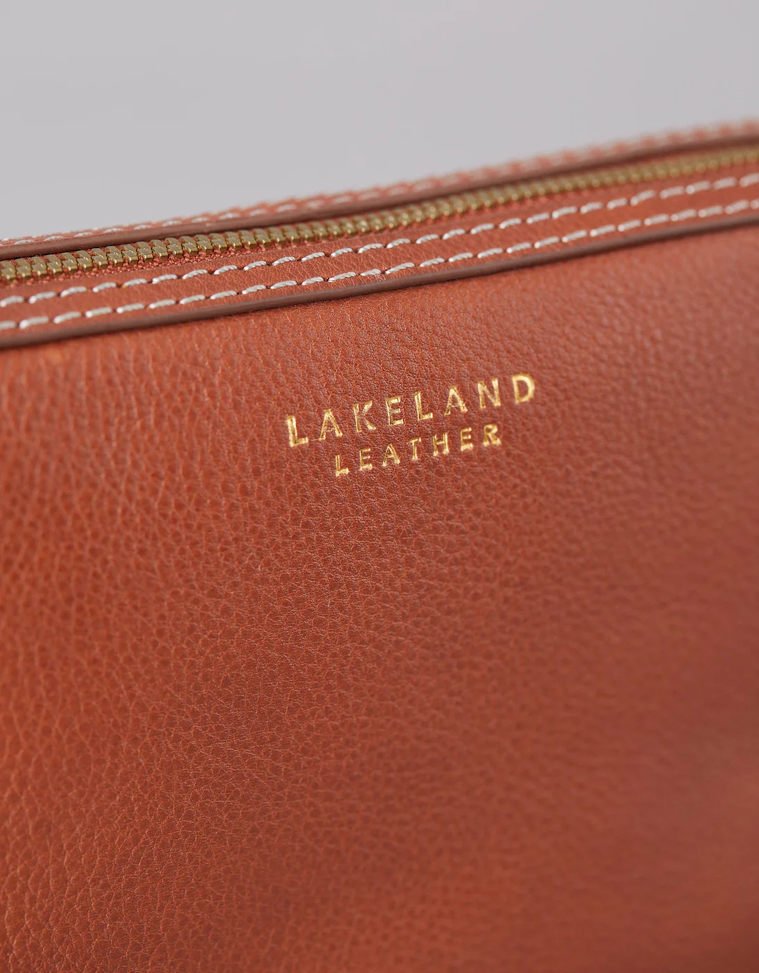 Torver Leather Cosmetic Bag In Tan - Image 2