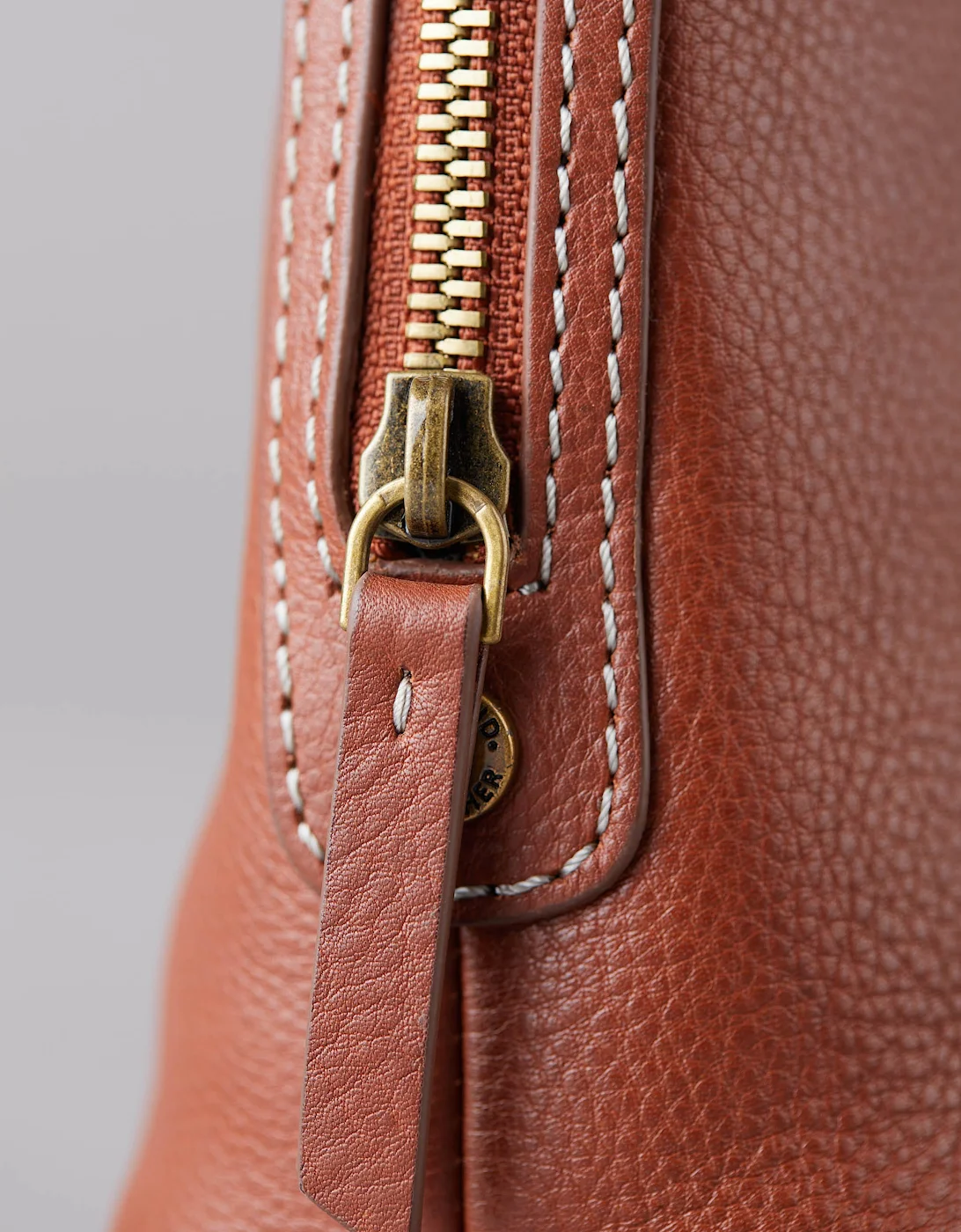 Torver Leather Cosmetic Bag In Tan - Image 5